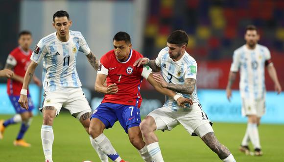 Argentina y Chile se repartieron puntos tras igualar 1-1 en Santiago del Estero. (Foto: EFE)