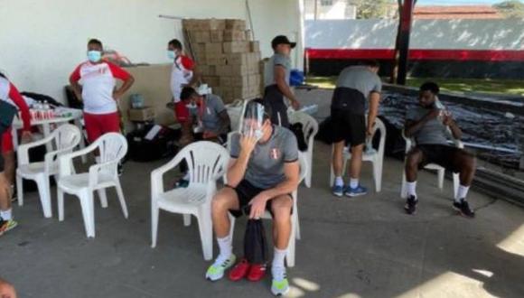 Renato Tapia expresó su molestia por las condiciones del lugar asignado para el trabajo de la selección peruana. (Foto: Instagram)