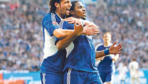 Magath elogió buen juego aéreo de Jéfferson Farfán y Kevin Kuranyi en Schalke 04