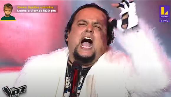 Fito Flores cantó “Pegasus Fantasy” de “Los caballeros del Zodiaco”. (Foto: Captura La Voz Perú).