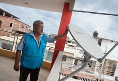 Familias afectadas por lluvias intensas en el norte del Perú se mantienen conectadas por internet satelital