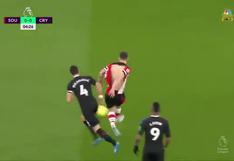 YouTube: jalón por la espalda y camiseta rota del jugador de Southampton | VIDEO