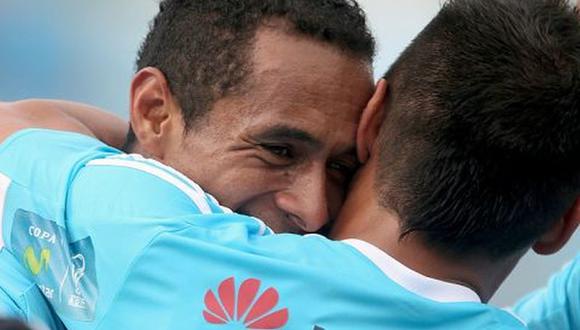 Selección Peruana: Carlos Lobatón recibe fuerzas de apoyo con el hashtag #FuerzaLoba