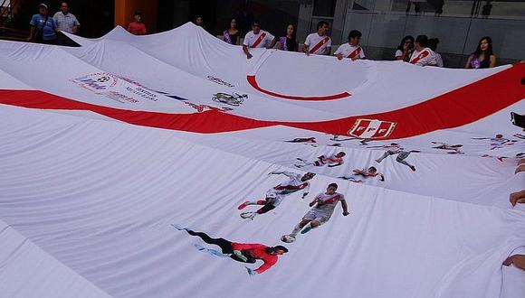 Selección peruana: presentan camiseta gigante para alentar a la bicolor
