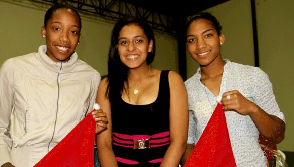 Federación Peruana de Voleibol premió a las más destacadas de este deporte
