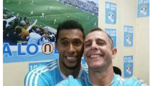 Sporting Cristal: Carlos Lobatón y el selfie con Julinho que es furor