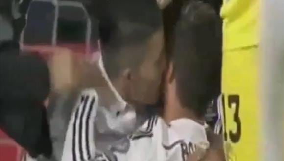 Super Copa de Europa: Hincha invadió la cancha y abrazó a Cristiano Ronaldo [VIDEO]