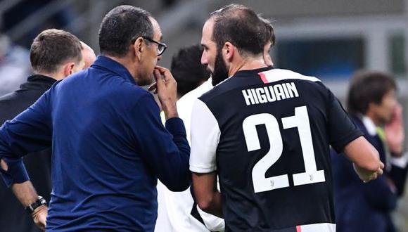 Maurizio Sarri y Gonzalo Higuaín han coincidido en Napoli, Chelsea y Juventus. (Foto: AFP)