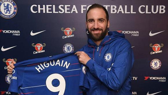 Gonzalo Higuaín llegó a Londres para fichar por el Chelsea