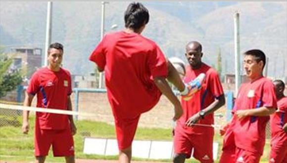 Jugadores de Sport Huancayo entrenaron solo 10 minutos por ver el mundial Brasil 2014