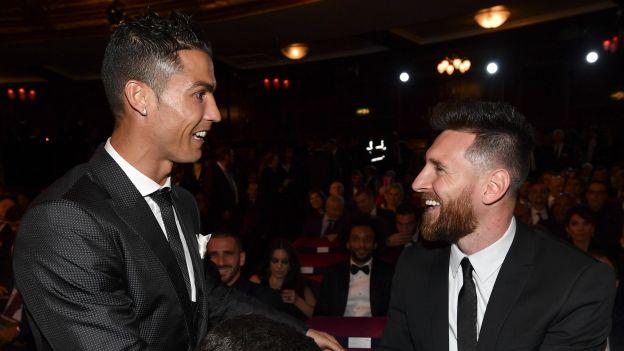 Cristiano Ronaldo y Lionel Messi, dos de los objetivos frustrados de Wenger en Arsenal. (Foto: AFP)