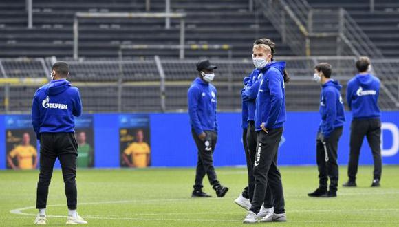 Schalke 04 confirmó que sancionará a los jugadores implicados. (Foto: AFP)