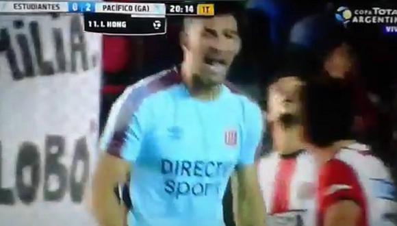 Fútbol argentino: Mariano Andujar agredió a su compañero tras gol del rival [VIDEO]