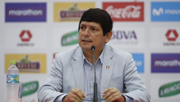 Agustín Lozano brindó una conferencia de prensa y habló acerca del fútbol peruano. | Foto: @TuFPF