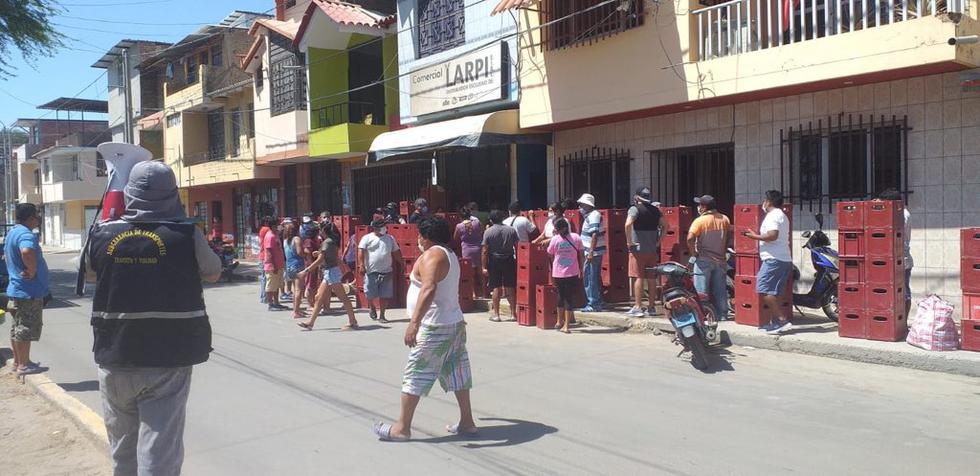 Coronavirus Perú | En Piura realizan largas colas para comprar cerveza durante la cuarentena [FOTOS]