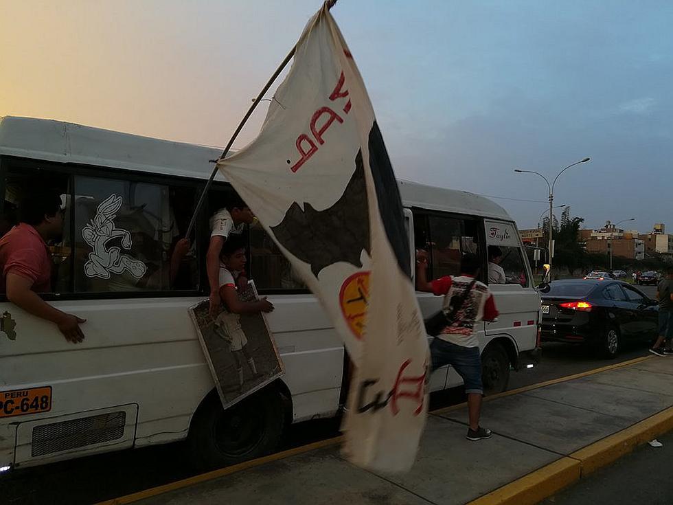 Así se vive la previa de la Noche Crema en el Monumental [FOTOS]