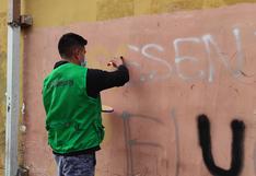 Hinchas de la U restauraron e invocaron a cuidar las paredes del Centro Histórico de Lima 
