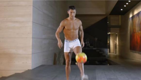 Cristiano Ronaldo hace malabares con pelota en ropa interior [VIDEO] |  INTERNACIONAL | EL BOCÓN