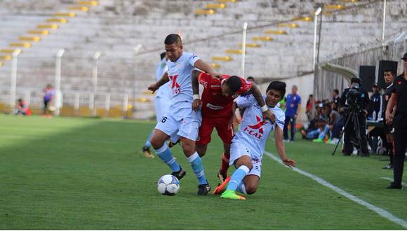 Universitario venció 2-1 a Garcilaso