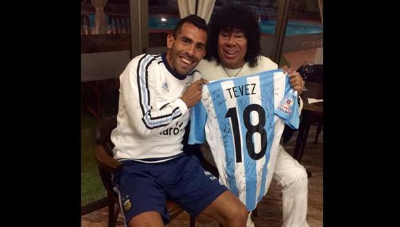 Copa América 2015: Carlos Tevez recibió la visita de su ídolo