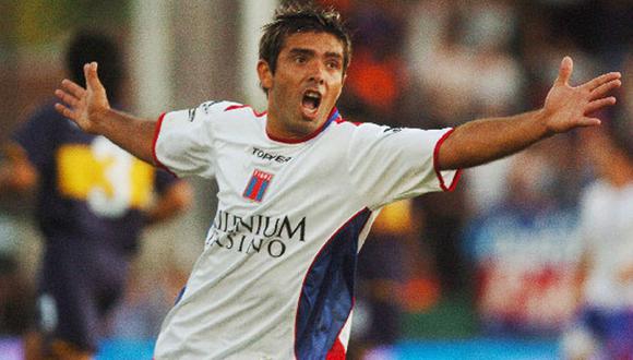 Universitario confirma llegada de Morel este miércoles