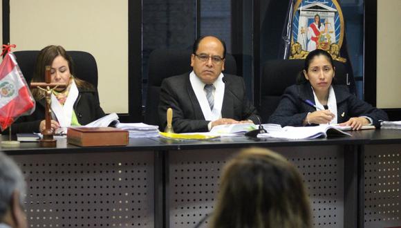 Los integrantes de Juzgado Penal Colegiado Transitorio de Lima Norte condenó a 29 años de cárcel al profesor Óscar Cahua Apaza. (Foto: Corte Superior de Justicia de Lima Norte/Twitter)