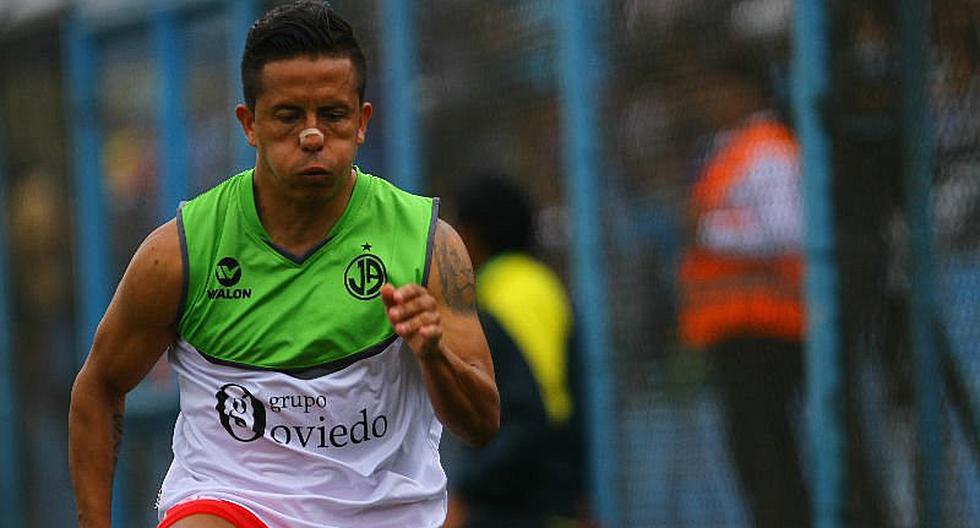 Roberto Merino fue presentando en su nuevo club [FOTO] INTERNACIONAL