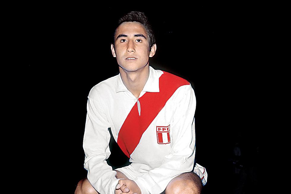 Percy Rojas ha integrado la Selección peruana en 49 partidos convirtiendo en total 7 goles para la blanquirroja. El “Trucha” con nuestra Selección participó en los Mundiales Argentina 1978 y España 1982, saliendo Campeón de la Copa América 1975. (Foto GEC Archivo Histórico)