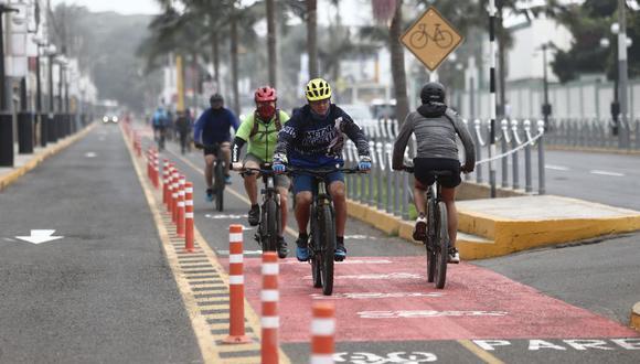 Todo ciclista debe contar siempre con el equipamiento básico de seguridad. (Foto: Jesús Saucedo/GEC)