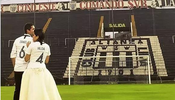 Pareja de novios realiza una locura de amor en el estadio de Alianza Lima | FOTOS