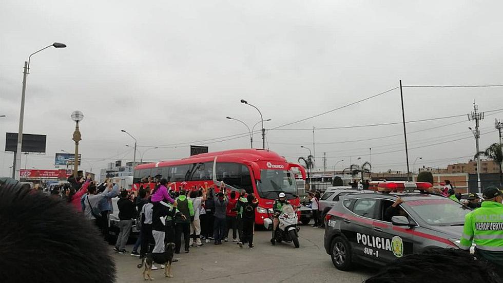 Selección Peruana / Perú viajó rumbo a Porto Alegre para disputar la Copa América 2019 | FOTOS y VIDEO