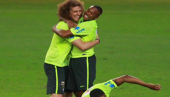Copa América 2015: David Luiz y Robinho ensayan celebración contra Perú [VIDEO]