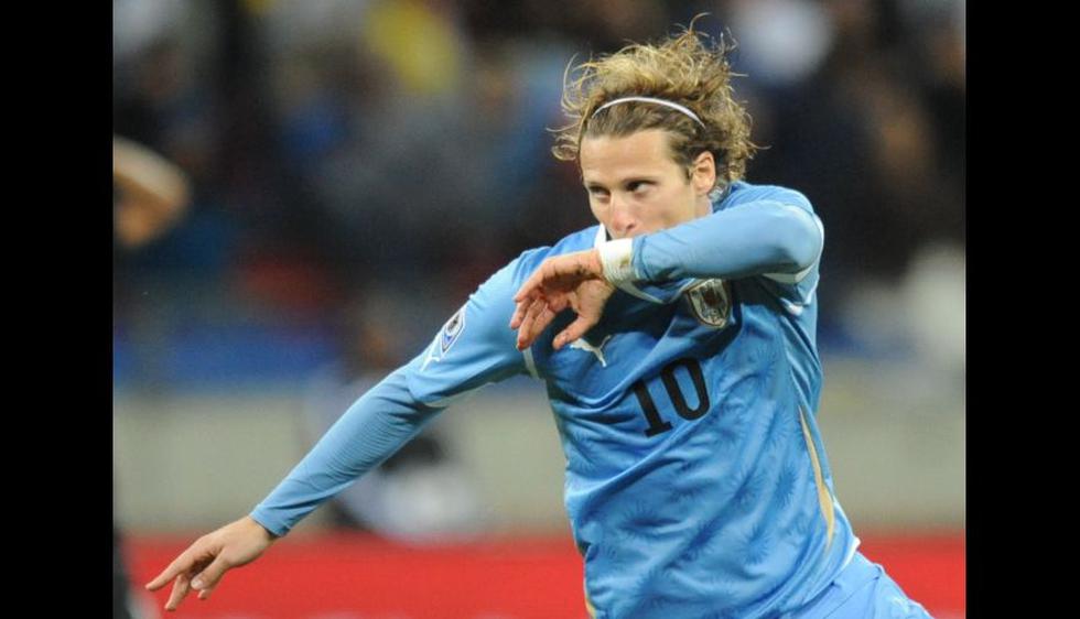 Diego Forlán fue elegido como el mejor jugador del Mundial 2010. (Foto: AFP)