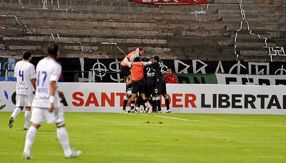 SAN MARTÍN GOLEA ONCE CALDAS Y LIDERA SU GRUPO EN LA COPA
