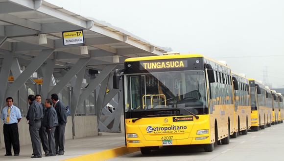 Metropolitano informó que desde hoy dejaron de operar las 21 rutas alimentadoras. (Foto: Andina)