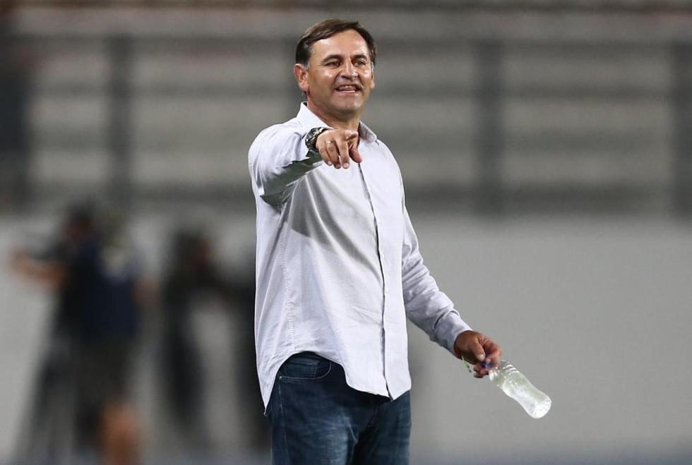 Carlos Bustos inició y cerró el 2019 como estratega de San Martín. (Foto: GEC)