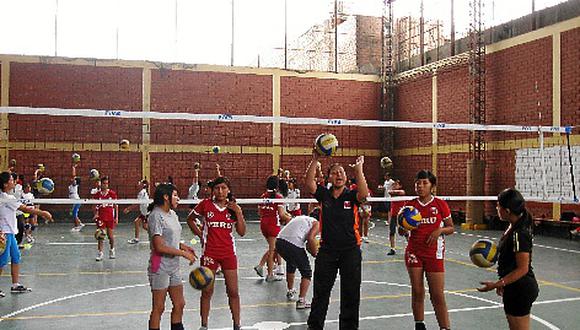 ACADEMIAS EN BUSCA DE NUEVAS FIGURAS PARA EL VÓLEY NACIONAL