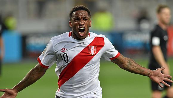 Farfán superó a 'Lolo' Fernández y es el tercer goleador histórico de Perú
