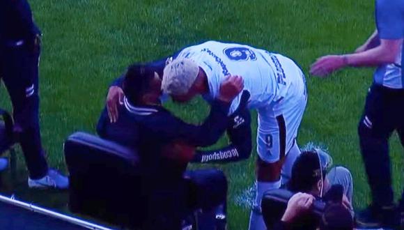 Hay máxima preocupación den Gimnasia luego que el jugador Nicolás Contín, quien abrazó a Diego Maradona en el ultimo partido, diera positivo a coronavirus.