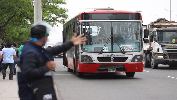 Los buses de los corredores complementarios sí circularán el miércoles 7 de abril . (Foto: Eduardo Cavero)