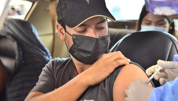 Los jóvenes de 28 años en la región Tacna también ponen el hombro y son los primeros de este grupo etario en ser inmunizados contra la COVID-19. (Foto:Diresa Tanca)