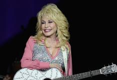 COVID-19: Cantante Dolly Parton financió con un millón de dólares la vacuna de Moderna