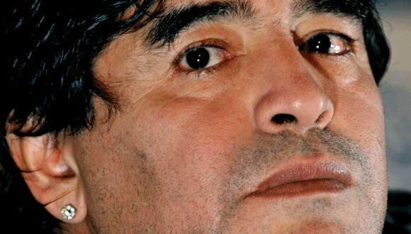 Multan a Maradona con más de 2 mil dólares por "abuso verbal"