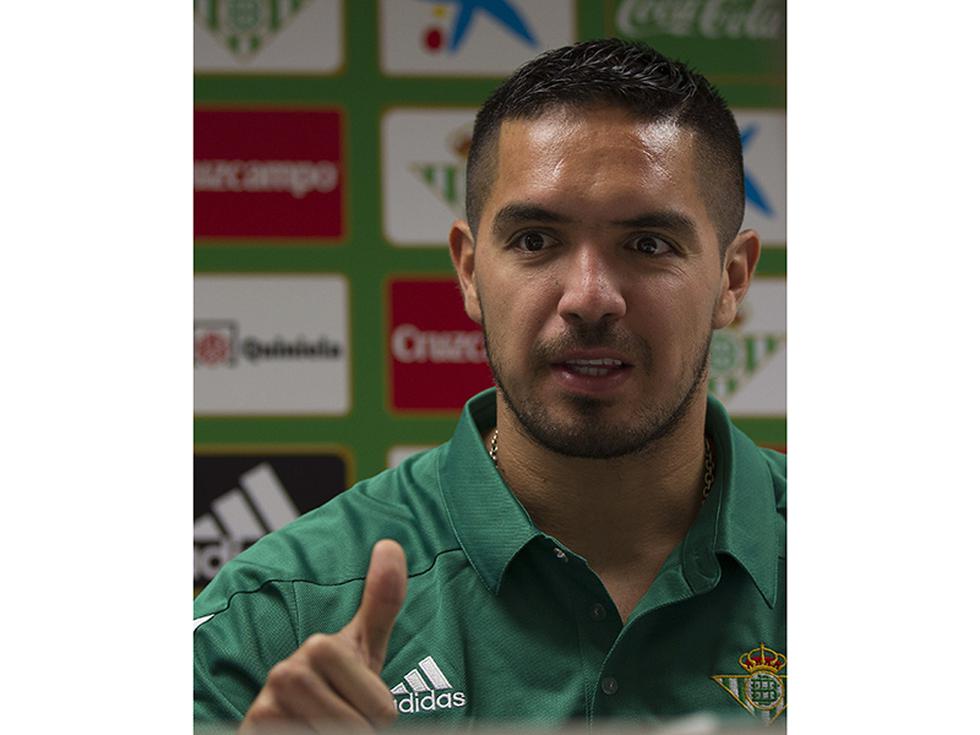 Así fue la presentación de Juan Vargas en el Real Betis [GALERÍA]
