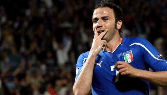 Italia vence a Estonia 3-0 y sigue liderando su grupo 