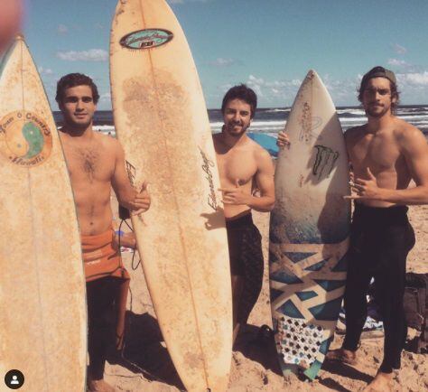 El surf es otra de las pasiones de Santiago Pallares.