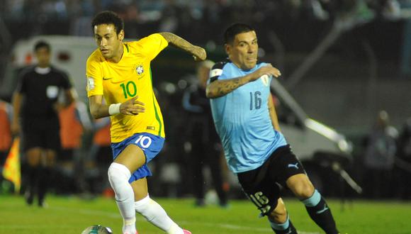 Uruguay y Brasil reedituarán una edición más del esperado "clásico sudamericano" en la fecha 4 de las Eliminatorias al Mundial Qatar 2022. | Crédito: Dante Fernandez / AFP.