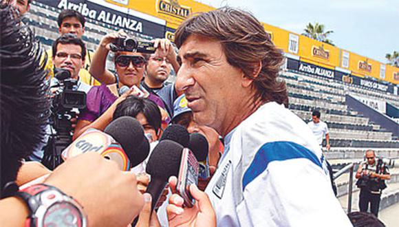 Costas afirma que triunfos de la "U" y Alianza en Bolivia ayudarán a borrar la mala imagen que dejó la selección