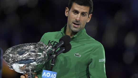 Novak Djokovic ganó por octava vez el Abierto de Australia, sumó 17 consagraciones en torneos de Grand Slam y recuperaró el número 1 mundial. (Foto: AFP)