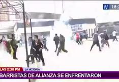 Barristas de Alianza Lima desatan batalla campal en los exteriores de Matute | VIDEO